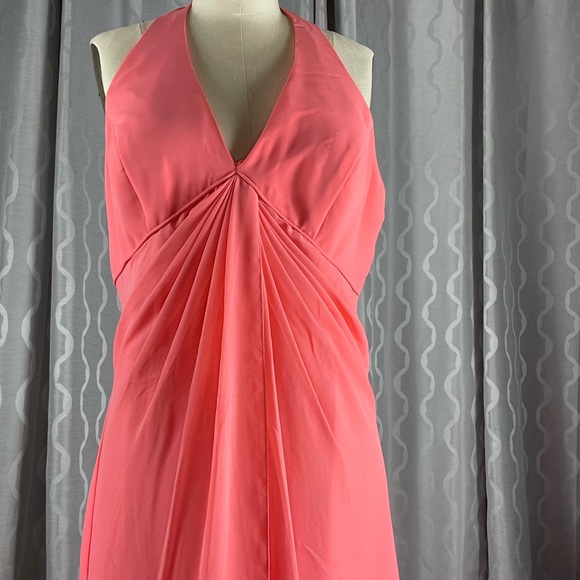 Coral formal gown - Picture 2 of 9